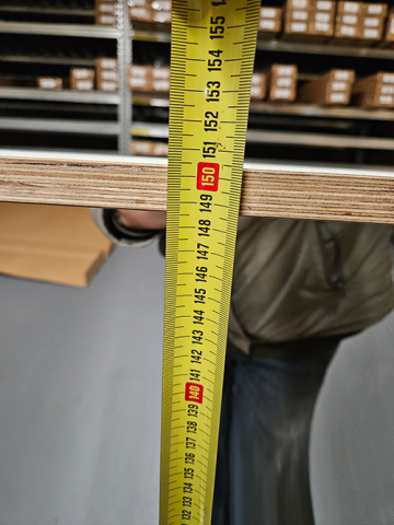 Hoogte van de zijspiegels 150cm