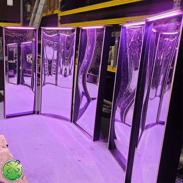 Licht boven de lachspiegel